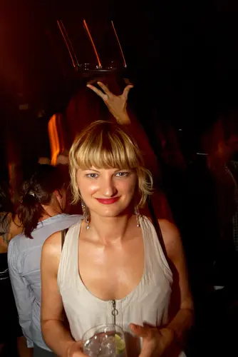 Foto 8 aus Clubbing & Bar Tausend (2010) – Menschen