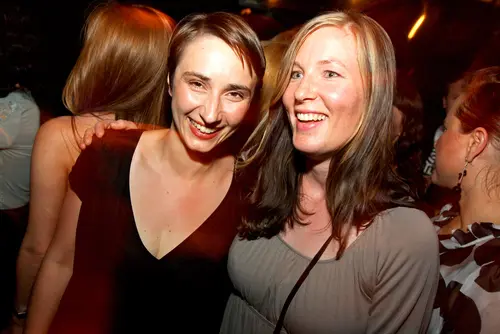 Foto 10 aus Clubbing & Bar Tausend (2010) – Menschen