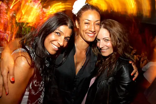 Foto 11 aus Clubbing & Bar Tausend (2010)