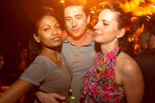 Foto 31 aus Clubbing & Bar Tausend (2010) – Menschen