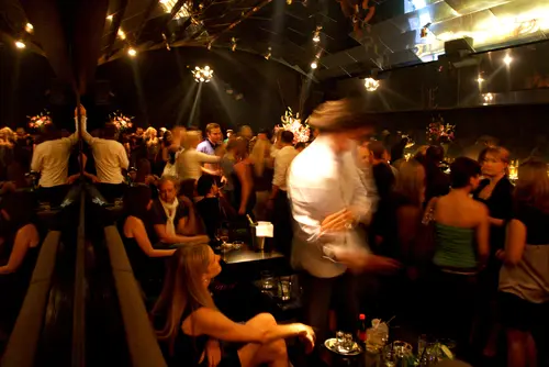Foto 43 aus Clubbing & Bar Tausend (2010) – Menschen