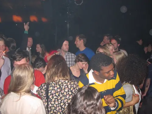 Foto 152 aus Clubbing & Bar Tausend (2010) – Menschen